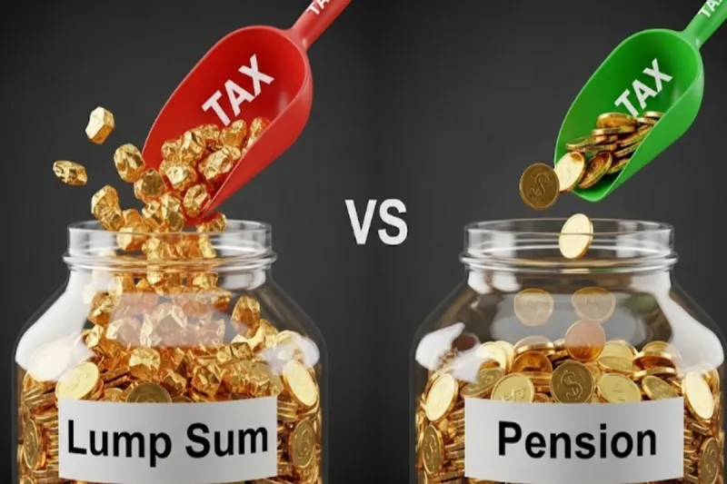 일시금 수령과 연금 수령 시 세금 차이를 금화가 담긴 유리병으로 시각적으로 비교